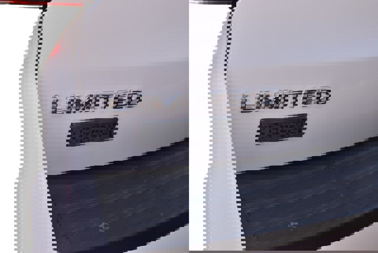 Certified 2024 Ford Expedition Limited image 10