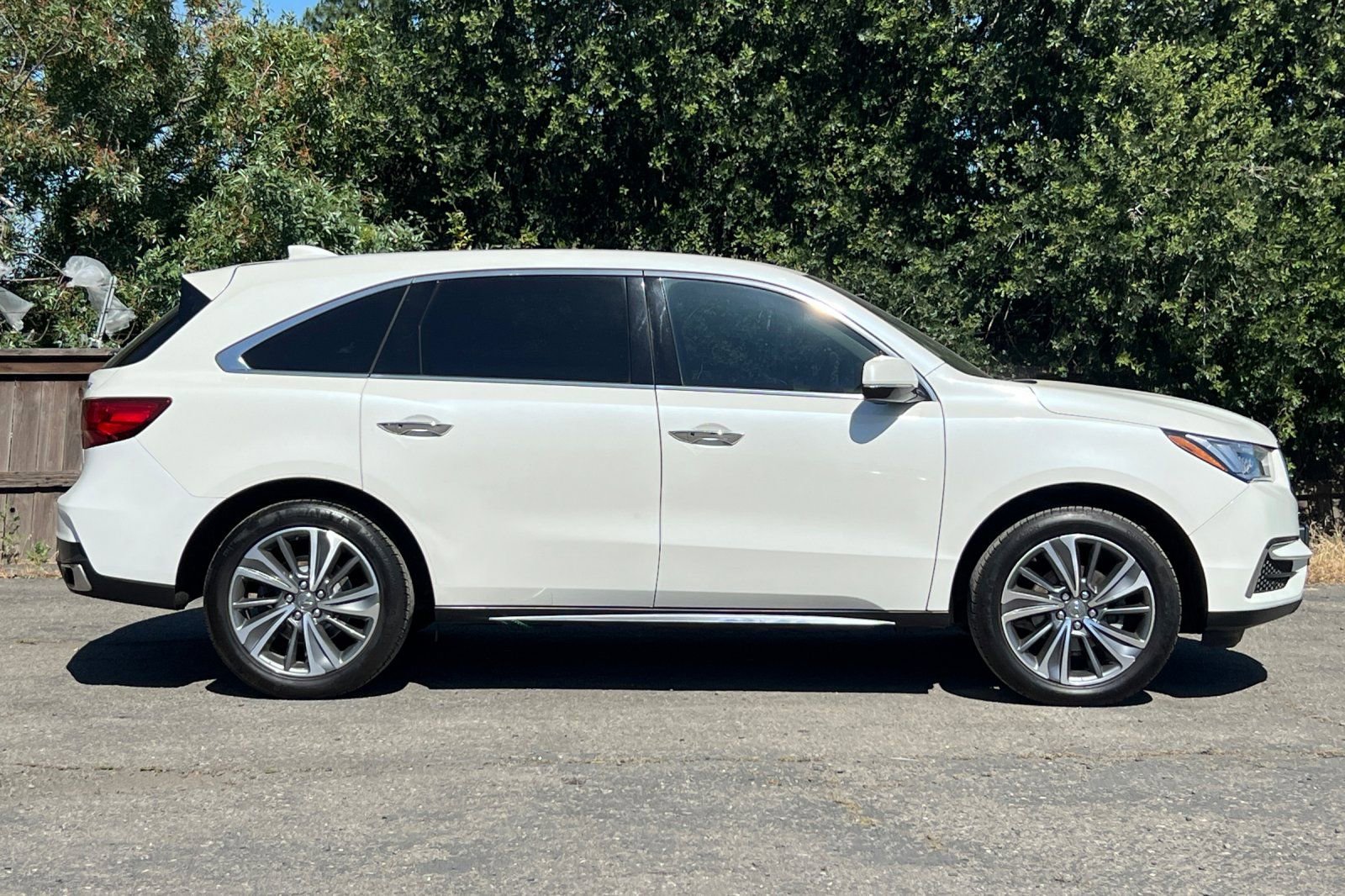 Used 2017 Acura MDX FWD w/ Technology Package image 3