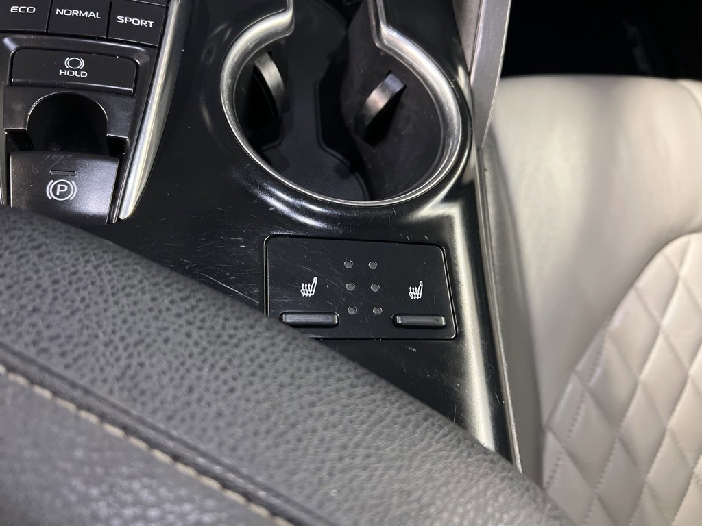 Used 2019 Toyota Camry XSE image 15