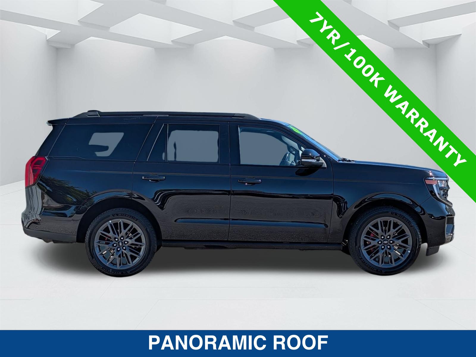 Certified 2025 Ford Expedition Platinum w/ Stealth Performance Package AWD/4WD image 4