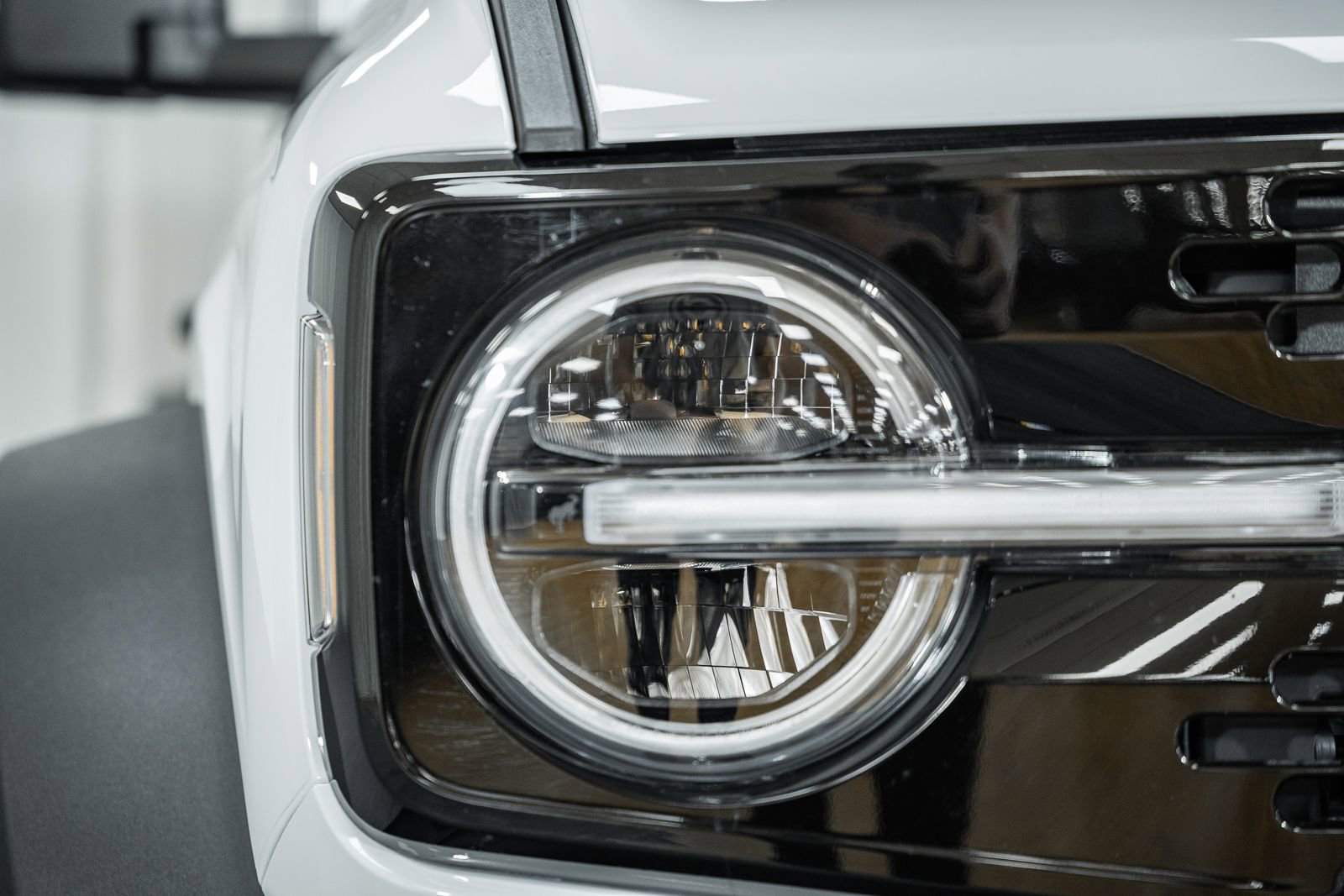 Certified 2024 Ford Bronco Wildtrak image 9