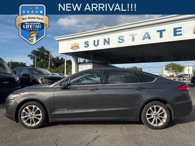 Certified 2019 Ford Fusion SE FWD image 1