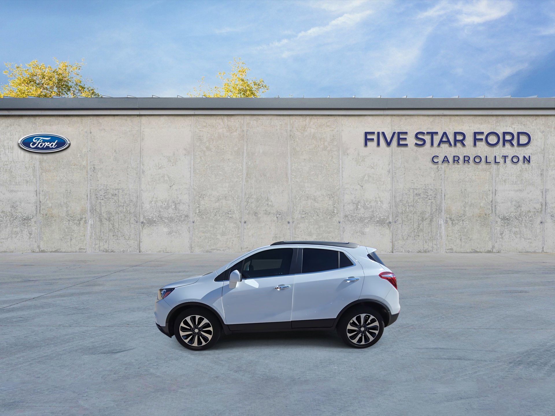 Used 2021 Buick Encore Preferred image 2