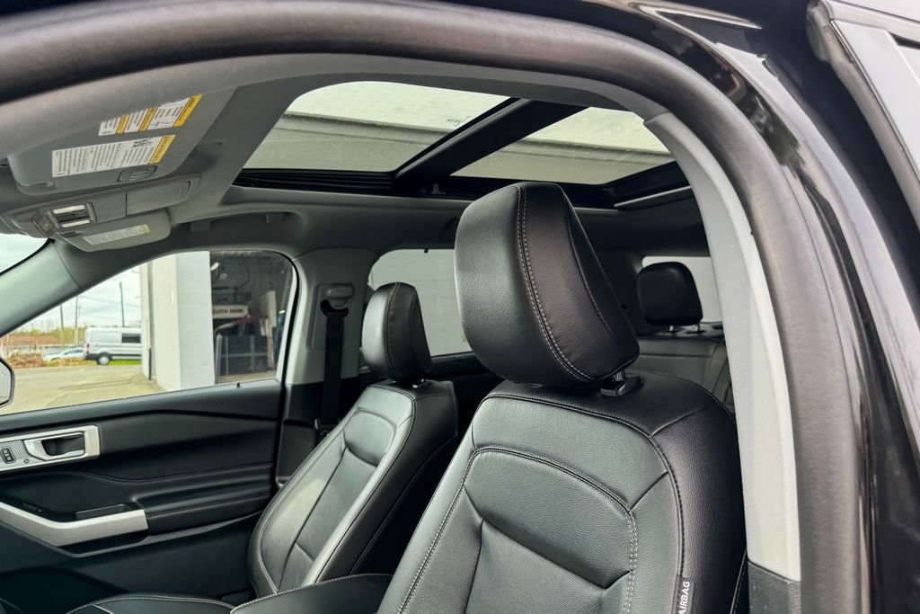 Certified 2023 Ford Explorer Limited w/ Equipment Group 301A AWD/4WD image 29