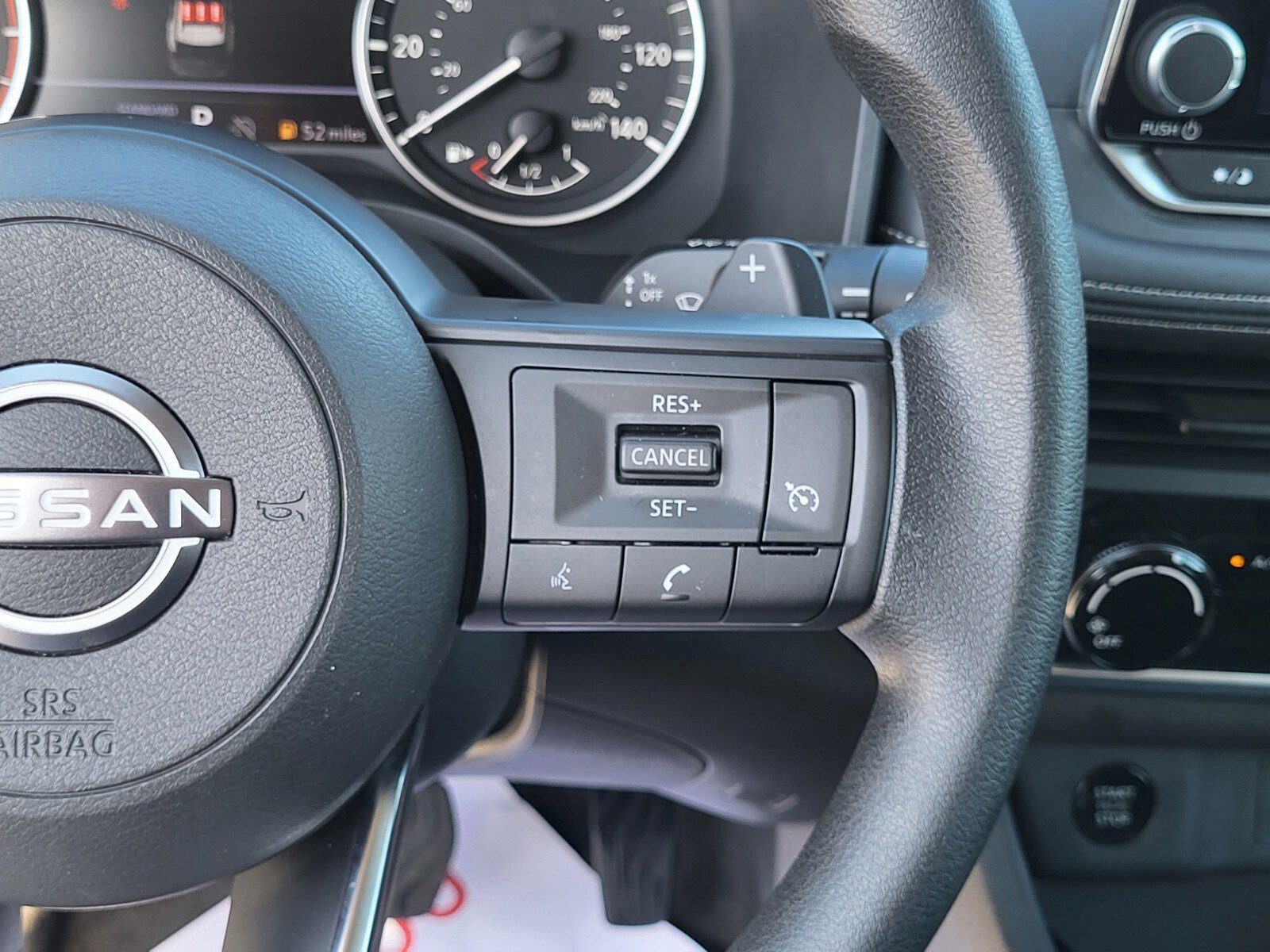 Used 2024 Nissan Rogue S image 27