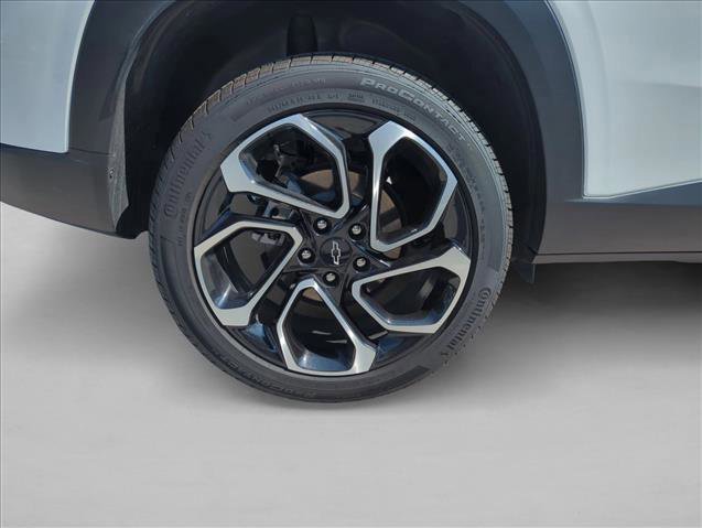 Used 2025 Chevrolet Trax RS image 30