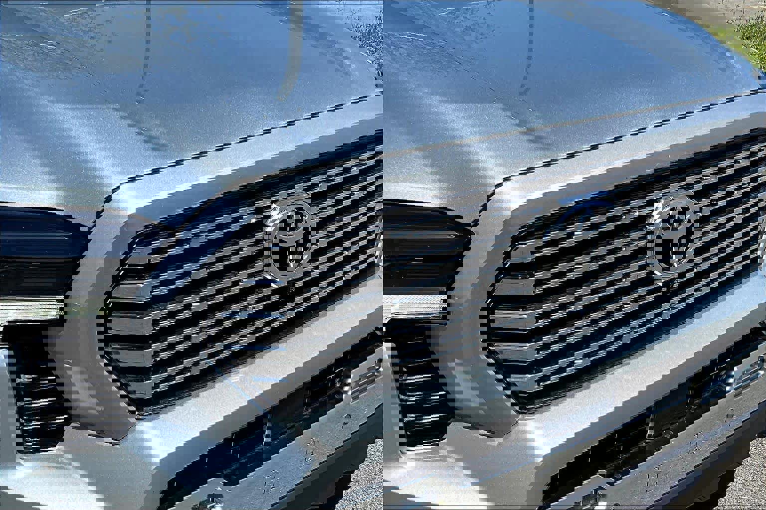 Used 2024 Toyota Tacoma Limited image 30