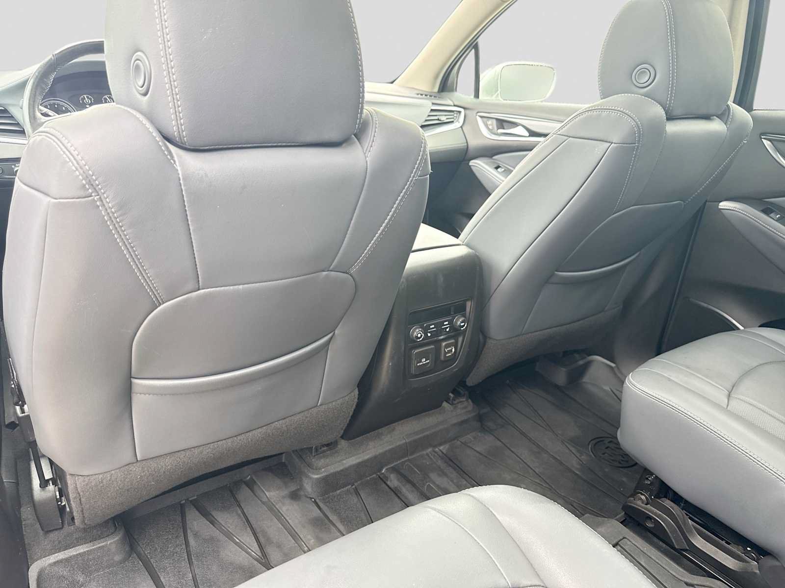 Used 2020 Buick Enclave Premium w/ Sun and Sites Package FWD image 17