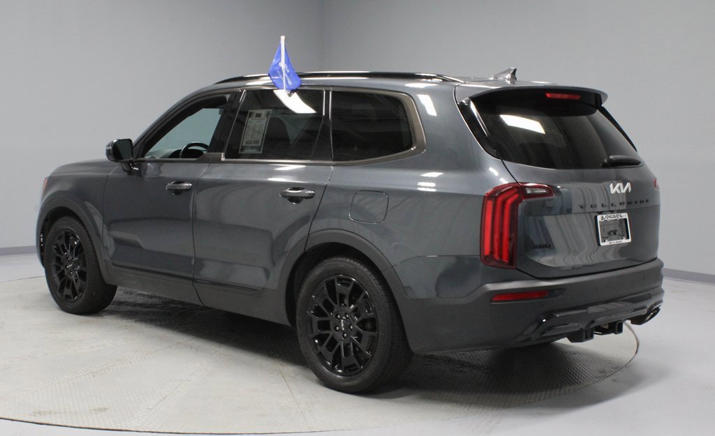Used 2022 Kia Telluride SX w/ SX Prestige Package image 3
