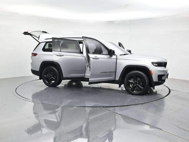 Used 2023 Jeep Grand Cherokee L Altitude AWD/4WD image 53