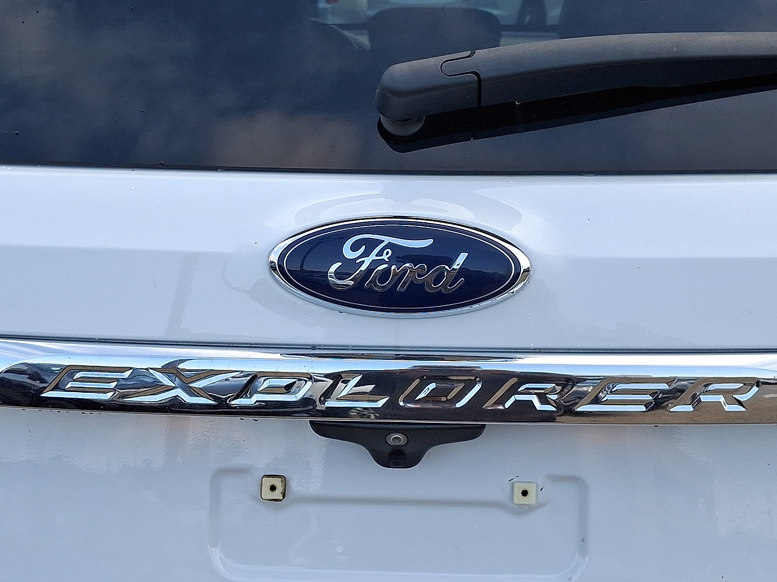 Certified 2017 Ford Explorer XLT w/ Equipment Group 202A AWD/4WD image 29