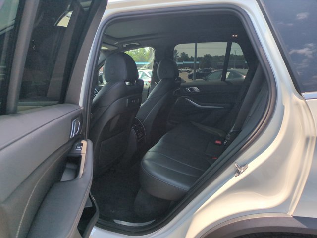 Used 2022 BMW X5 xDrive40i w/ Parking Assistance Package AWD/4WD image 30