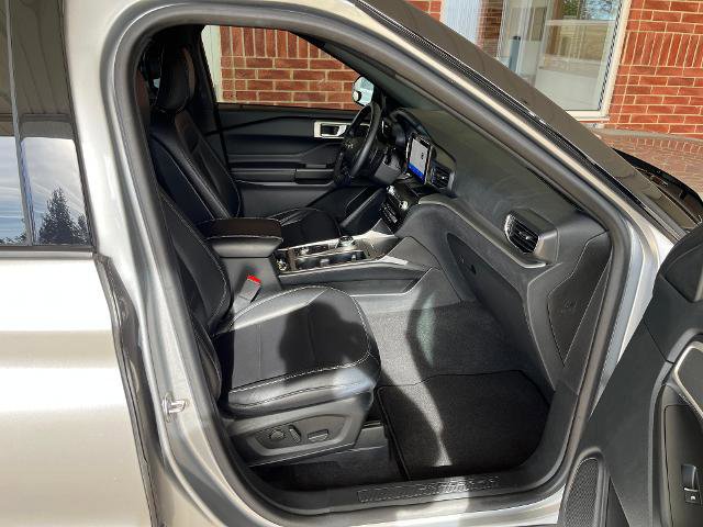 Certified 2020 Ford Explorer XLT w/ Equipment Group 202A image 28
