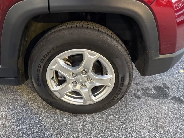 Used 2022 Jeep Compass Sport image 8