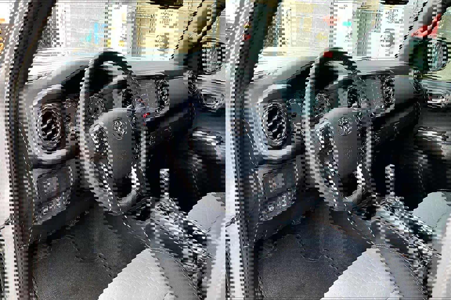 Used 2020 Toyota Tacoma TRD Sport image 19