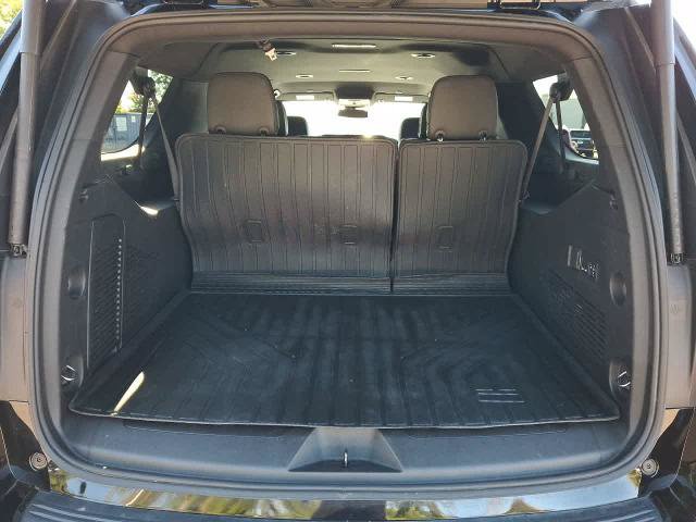 Used 2024 GMC Yukon XL SLT w/ SLT Luxury Package AWD/4WD image 28