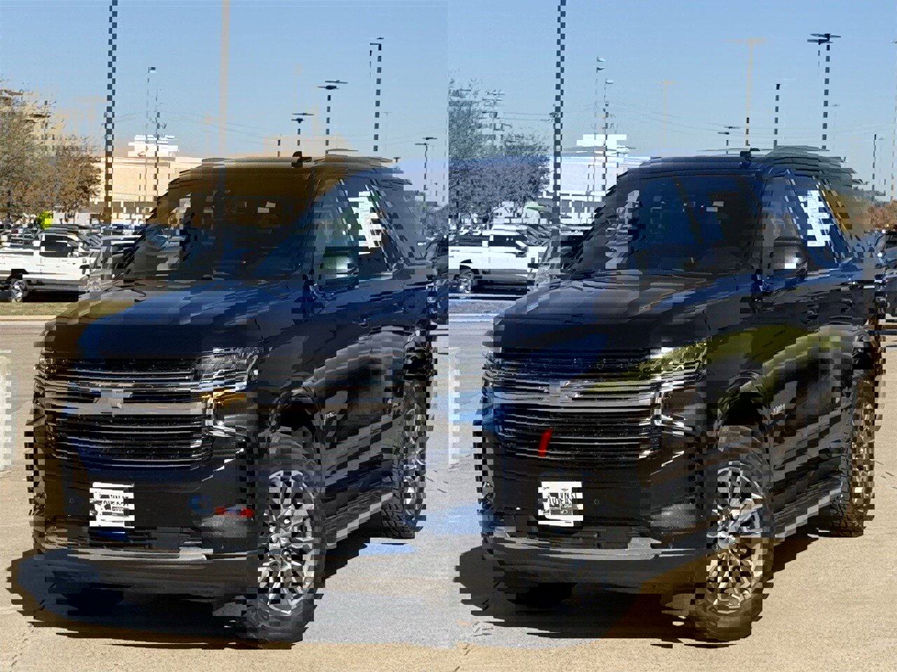 Used 2023 Chevrolet Tahoe LT w/ Luxury Package image 2