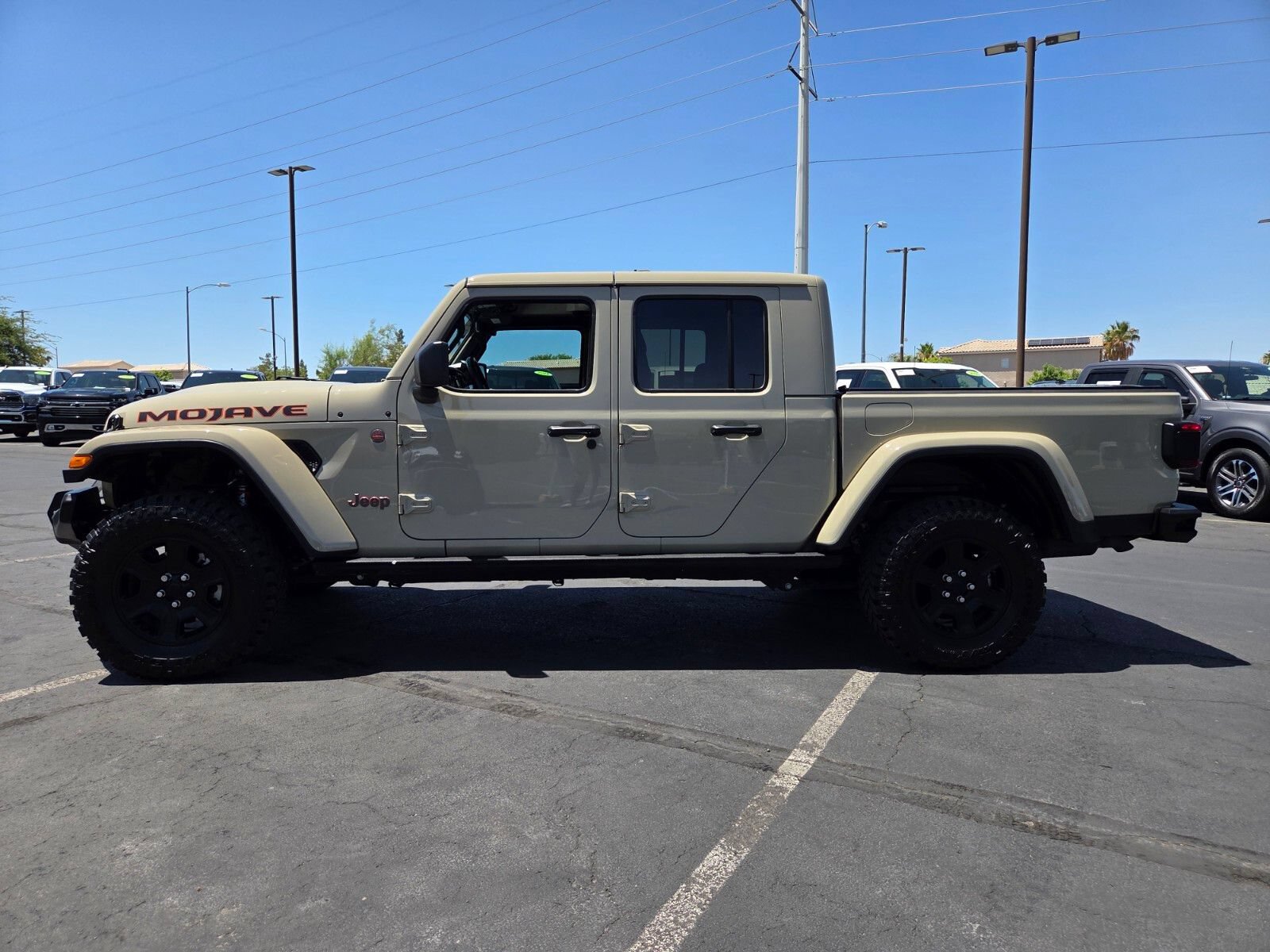 Used 2020 Jeep Gladiator Mojave AWD/4WD image 3