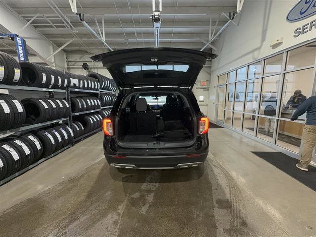 Certified 2023 Ford Explorer XLT w/ Equipment Group 202A image 10