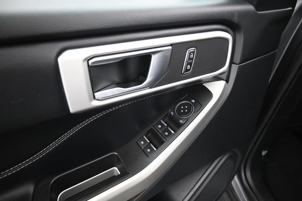 Certified 2021 Ford Explorer XLT RWD image 18