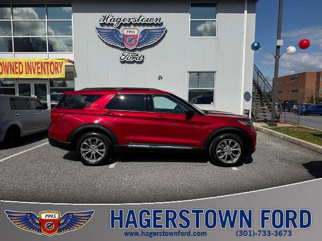 Certified 2023 Ford Explorer XLT w/ Equipment Group 202A AWD/4WD image 1