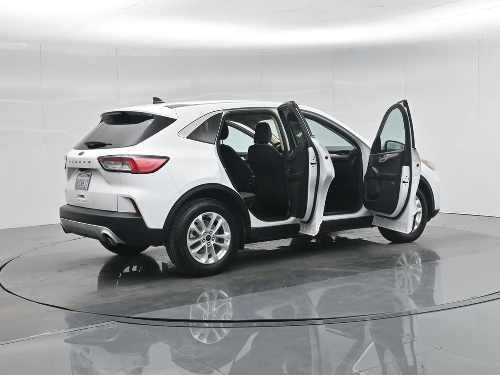 Certified 2020 Ford Escape SE image 36