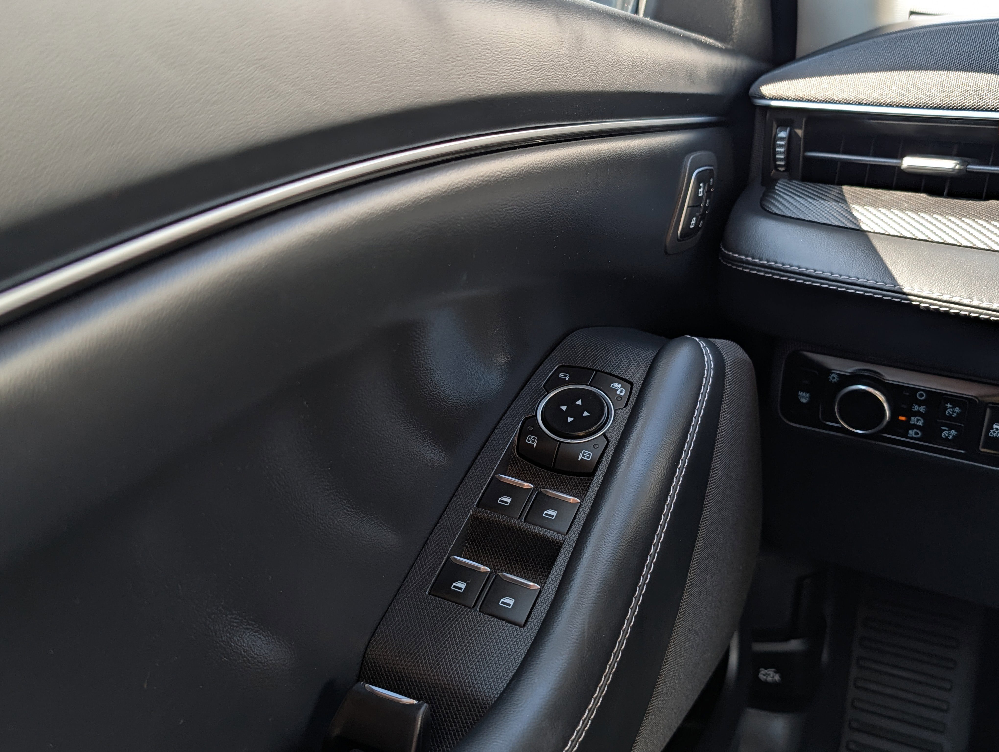 Certified 2025 Ford Mustang Mach-E Select w/ Comfort Package Lite RWD image 23