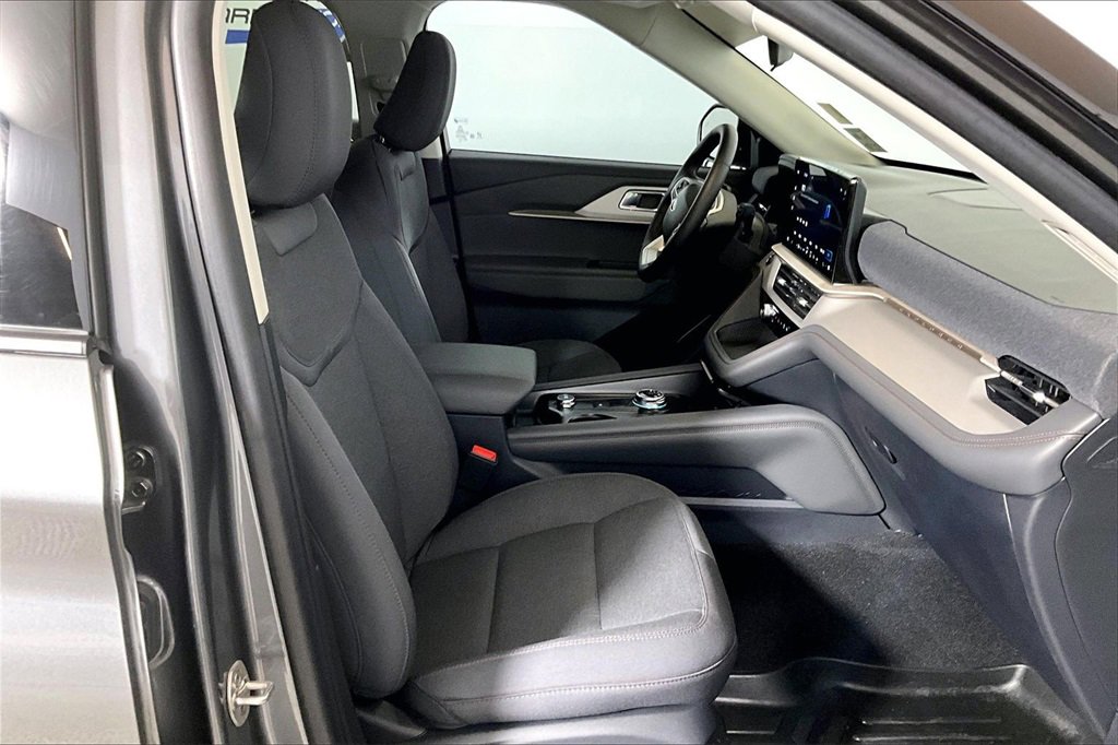 Certified 2025 Ford Explorer Active image 6