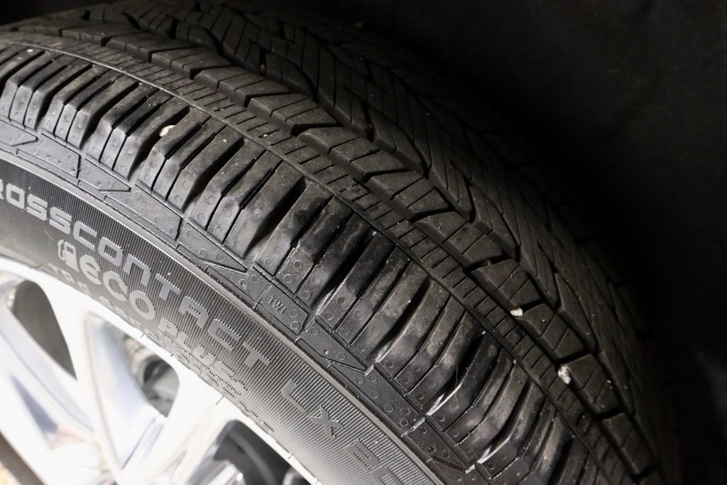 Used 2023 Buick Enclave Premium w/ Experience Buick Package AWD/4WD image 21