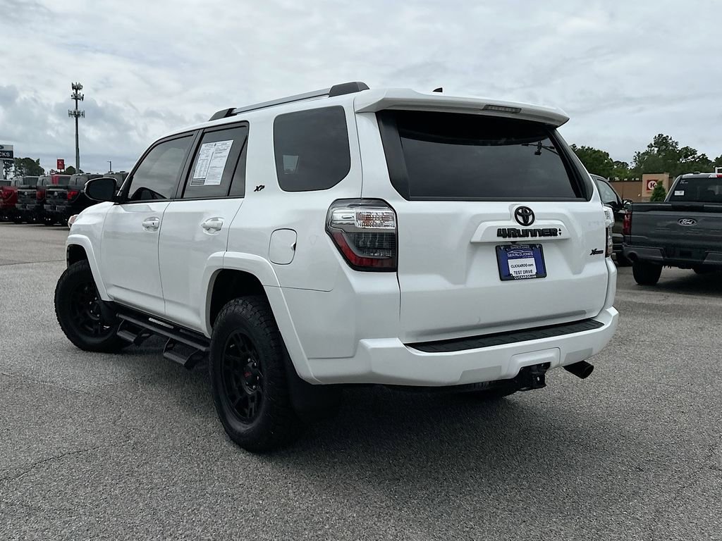 Used 2023 Toyota 4Runner SR5 Premium w/ Moonroof Package AWD/4WD image 6