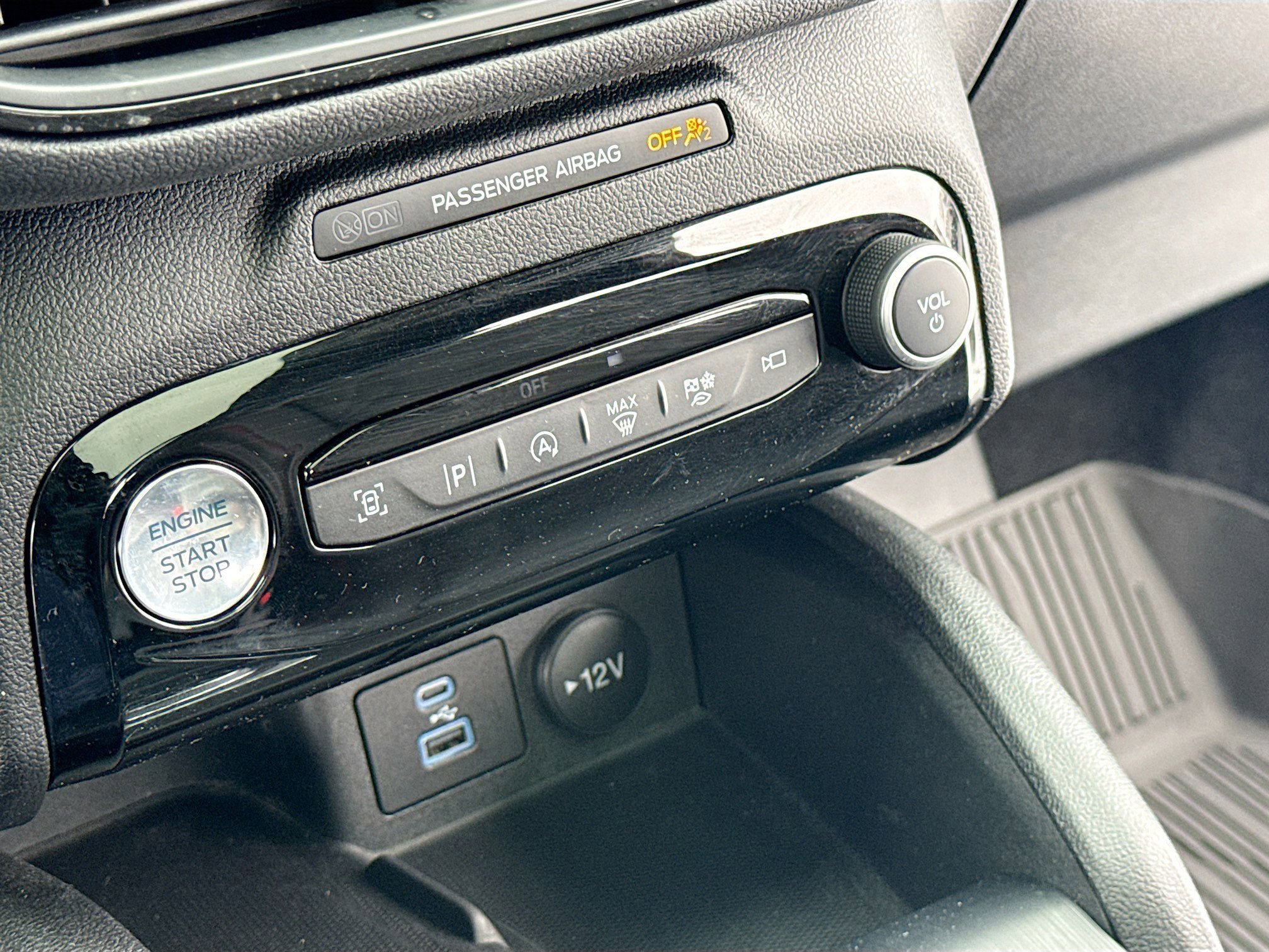 Certified 2023 Ford Escape ST-Line Elite w/ Premium Technology Package AWD/4WD image 10