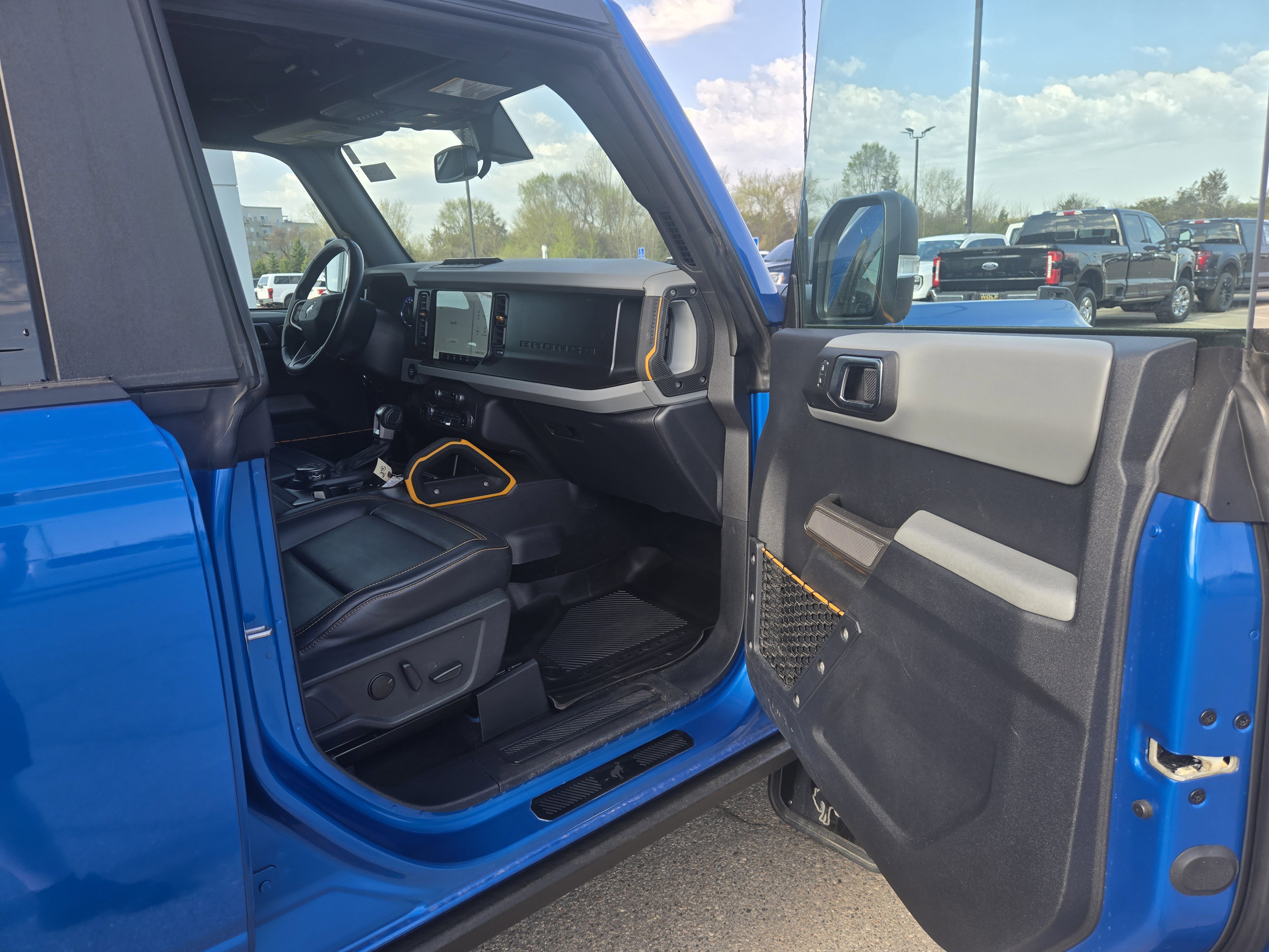 Certified 2022 Ford Bronco Badlands AWD/4WD image 15