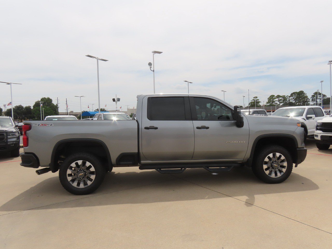 Used 2024 Chevrolet Silverado 2500 Custom w/ Custom Value Package AWD/4WD image 10