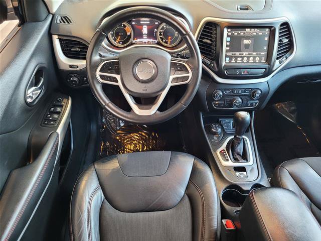 Used 2018 Jeep Cherokee Trailhawk w/ Comfort/Convenience Group AWD/4WD image 21