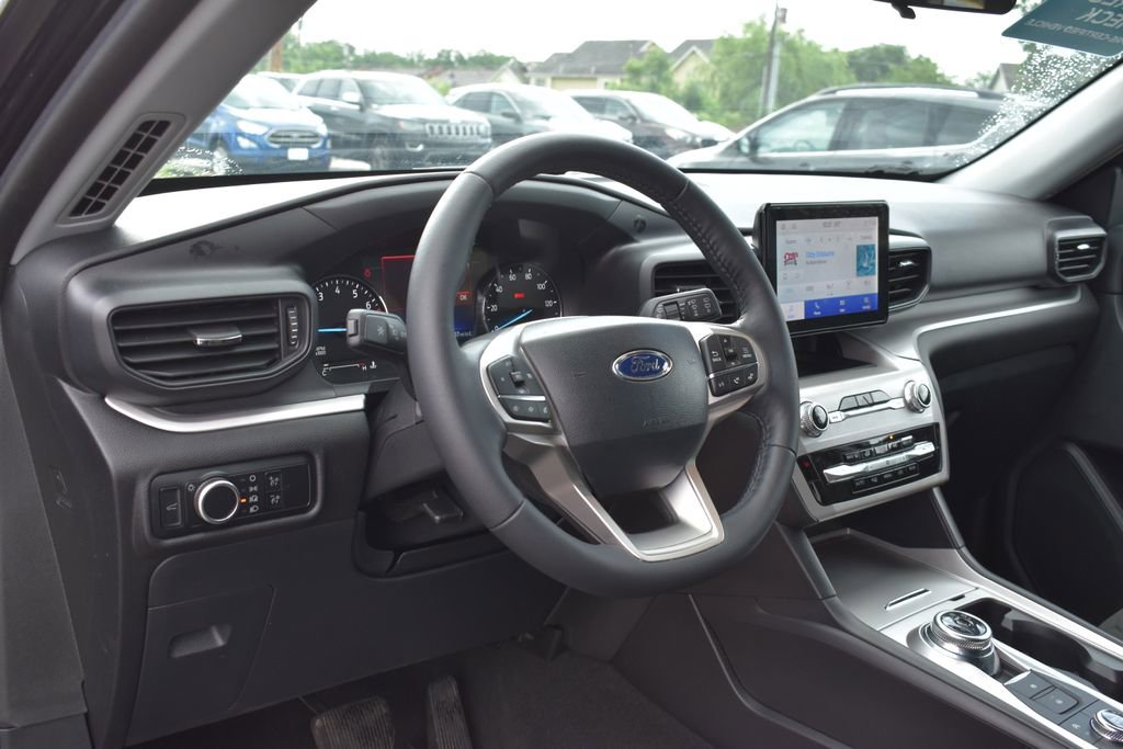 Certified 2024 Ford Explorer XLT AWD/4WD image 10