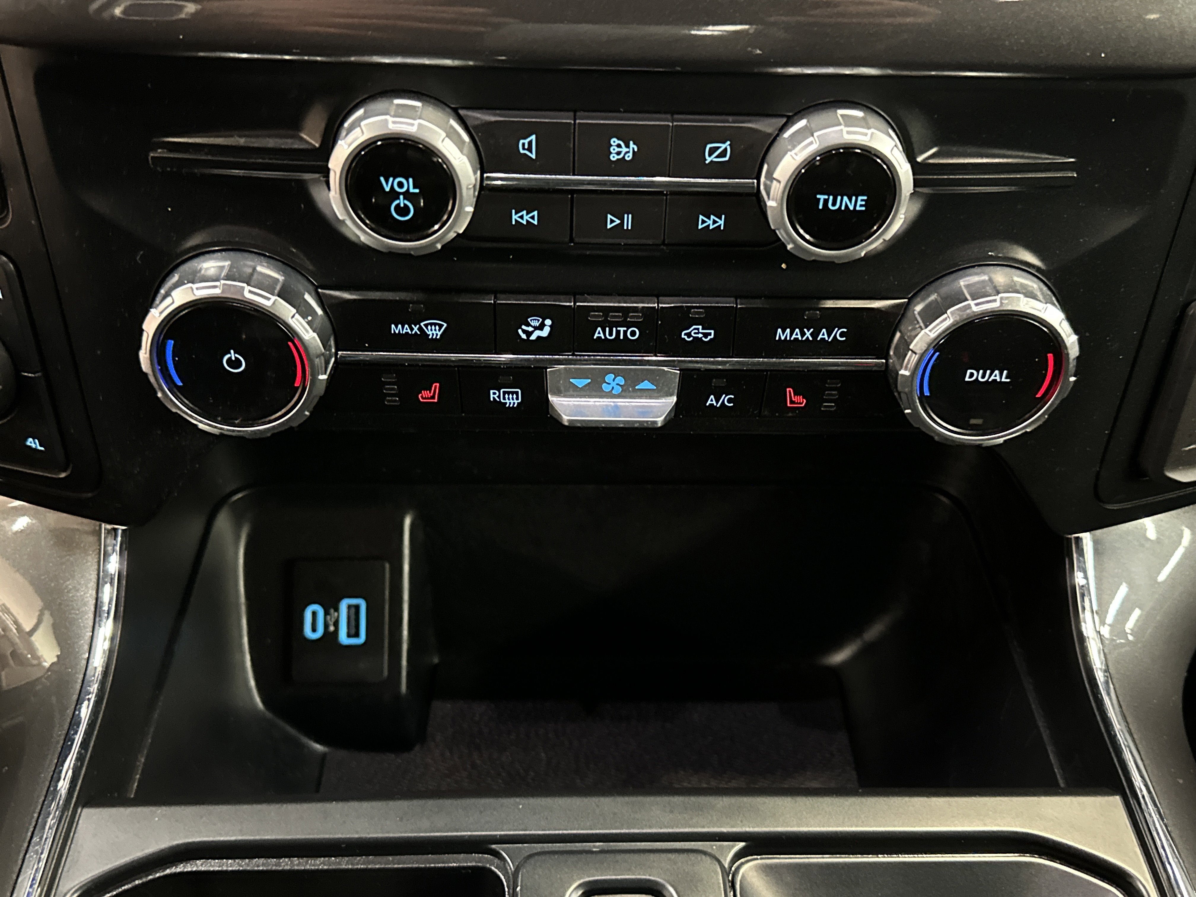 Certified 2023 Ford F150 XLT w/ Equipment Group 302A High image 33