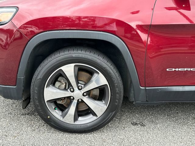 Used 2019 Jeep Cherokee Limited FWD image 11