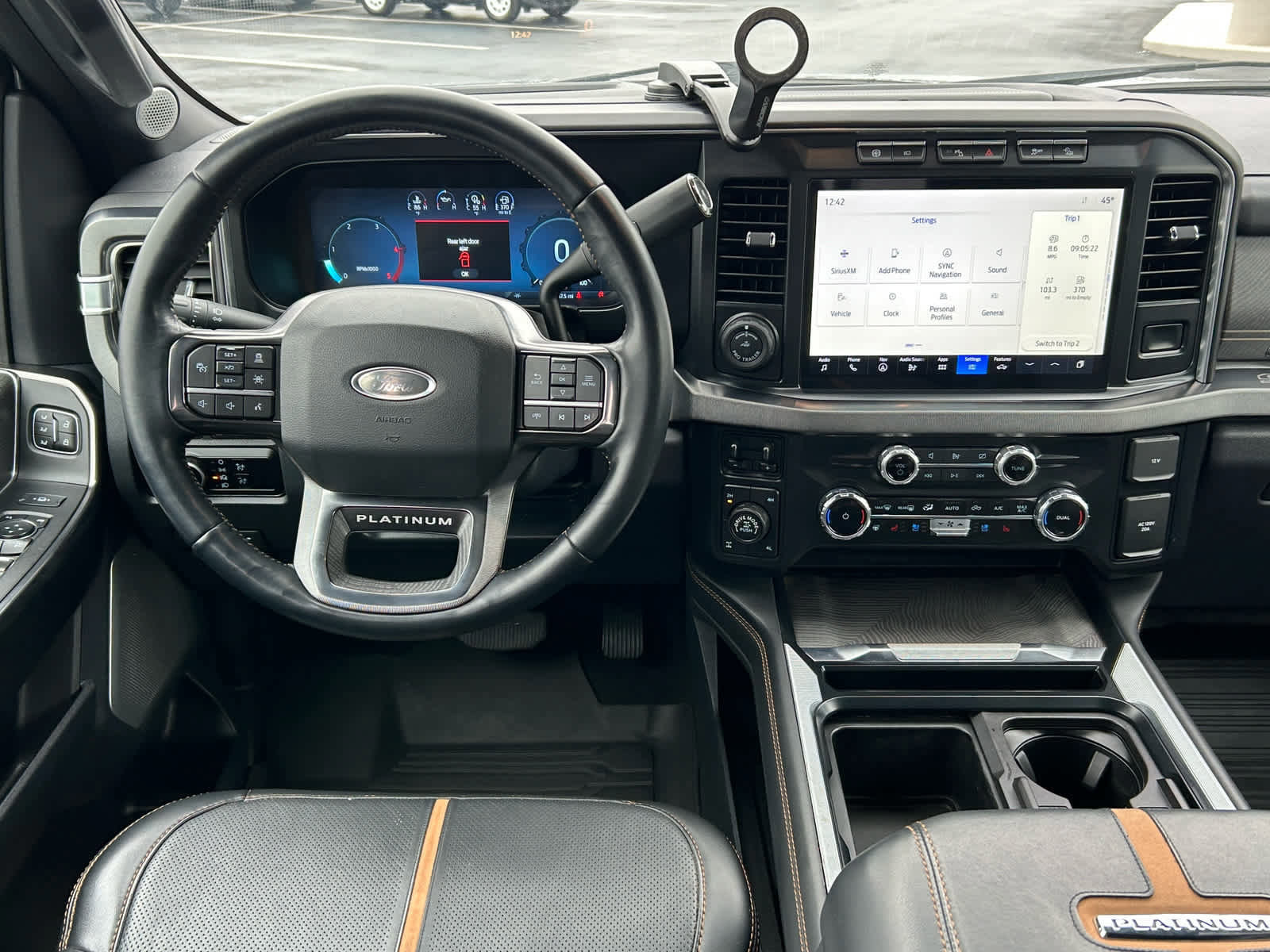 Certified 2023 Ford F350 Platinum w/ Tremor Off-Road Package image 41