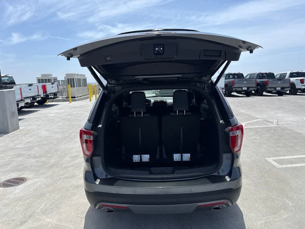 Certified 2017 Ford Explorer XLT w/ Equipment Group 202A FWD image 8