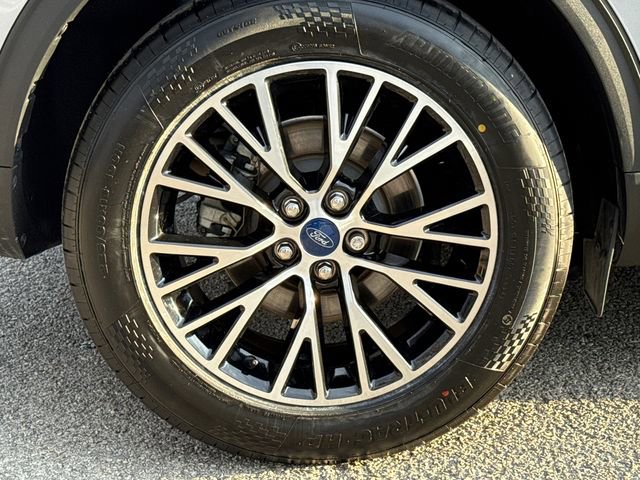 Certified 2022 Ford Escape Titanium FWD image 9