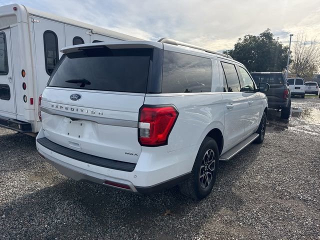Certified 2023 Ford Expedition Max XLT image 3