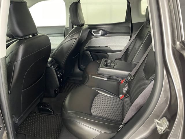 Used 2022 Jeep Compass Latitude w/ Sun and Sound Group AWD/4WD image 18