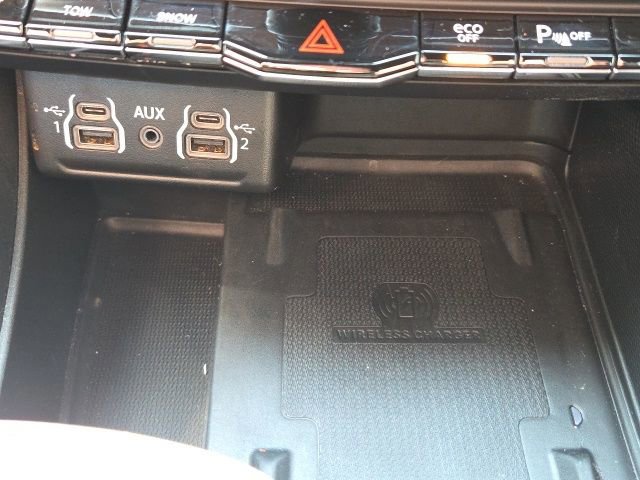 Used 2024 Dodge Durango R/T w/ Tow 'N Go Package AWD/4WD image 36