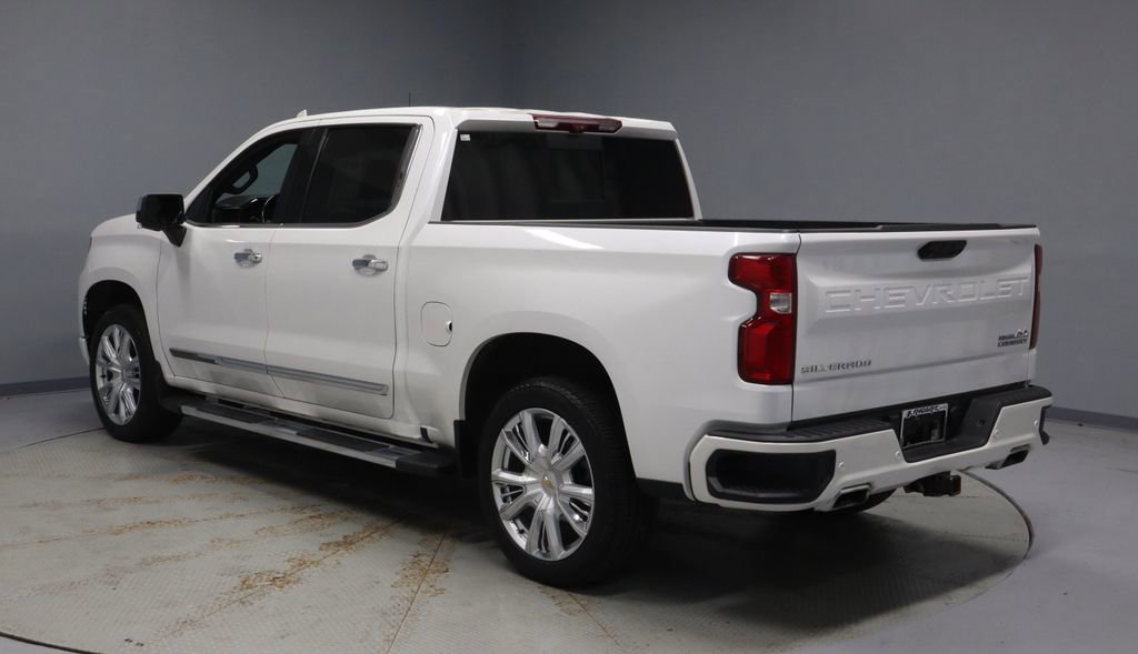Used 2022 Chevrolet Silverado 1500 High Country w/ High Country Premium Package AWD/4WD image 10