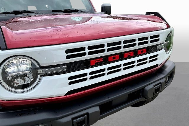 Certified 2025 Ford Bronco Heritage Edition AWD/4WD image 33