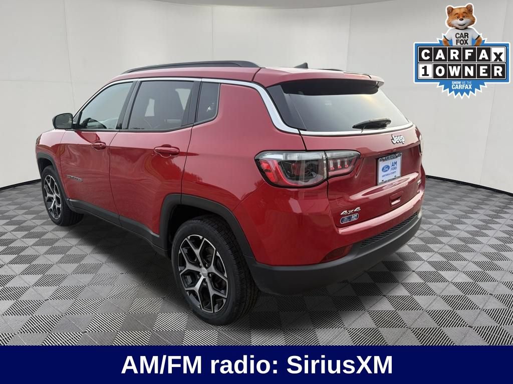Used 2024 Jeep Compass Latitude AWD/4WD image 3