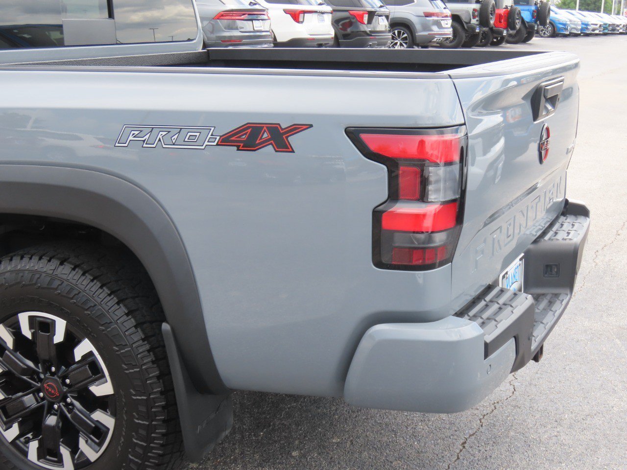 Used 2023 Nissan Frontier PRO-4X w/ Technology Package AWD/4WD image 19