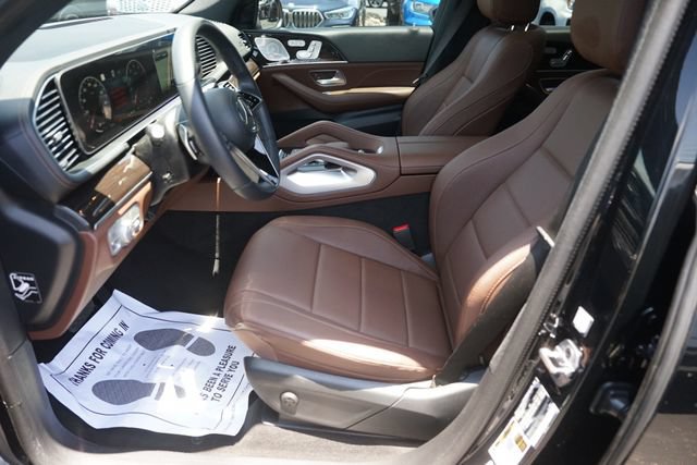 Used 2025 Mercedes-Benz GLS 450 4MATIC image 9