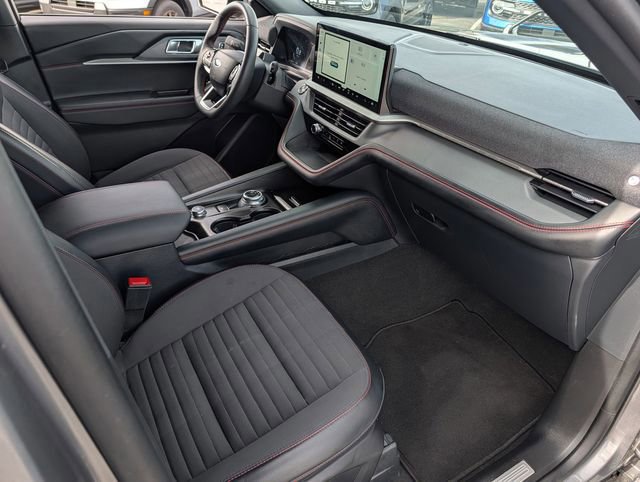 Certified 2025 Ford Explorer ST-Line image 25