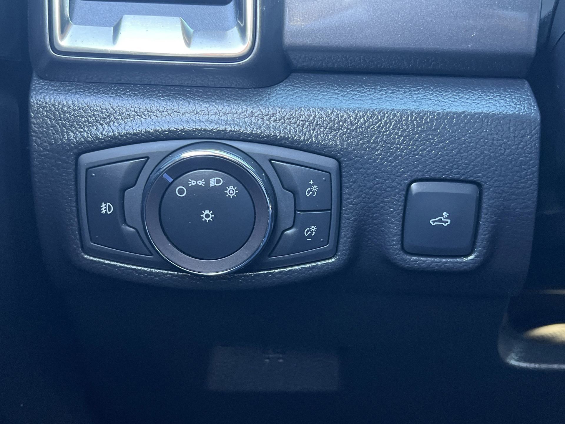 Certified 2019 Ford Ranger Lariat w/ Equipment Group 501A Mid image 17